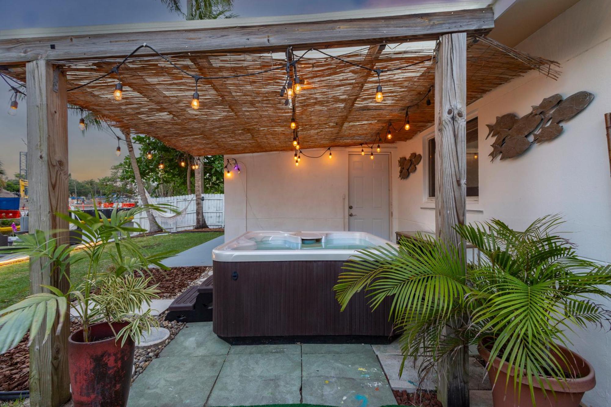 Villa Riverwalk I Private Dock & Hot Tub *